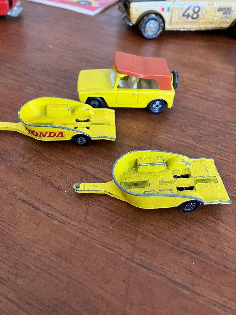 Matchbox jeep met 2 motor aanhangers, Ophalen, Gebruikt, Auto