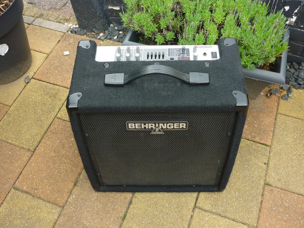 Behringer Ultratone K450FX versterker, Muziek en Instrumenten, Ophalen, Gebruikt, Minder dan 500 watt, Keyboardversterker