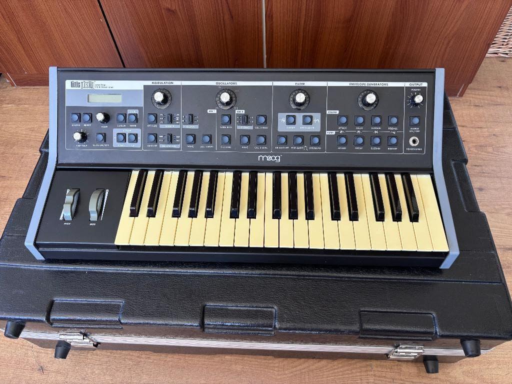 Moog Little Phatty Stage II incl. case, Muziek en Instrumenten, Synthesizers, Gebruikt, Overige aantallen, Overige merken, Met koffer of flightcase