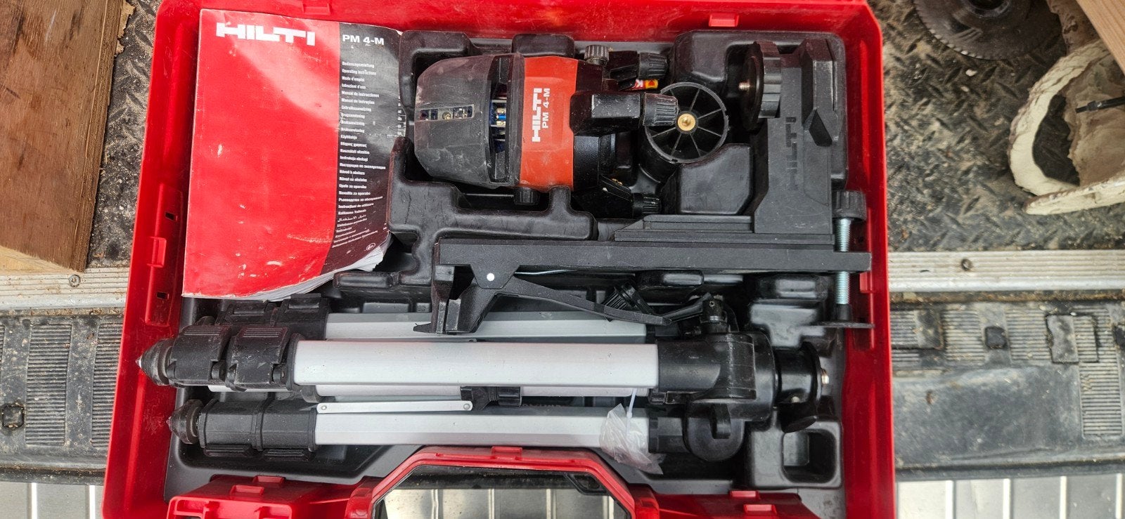 Hilti kruislijnlaser PM 4-M - Werkt goed, Doe-het-zelf en Verbouw, Meetapparatuur, Ophalen of Verzenden