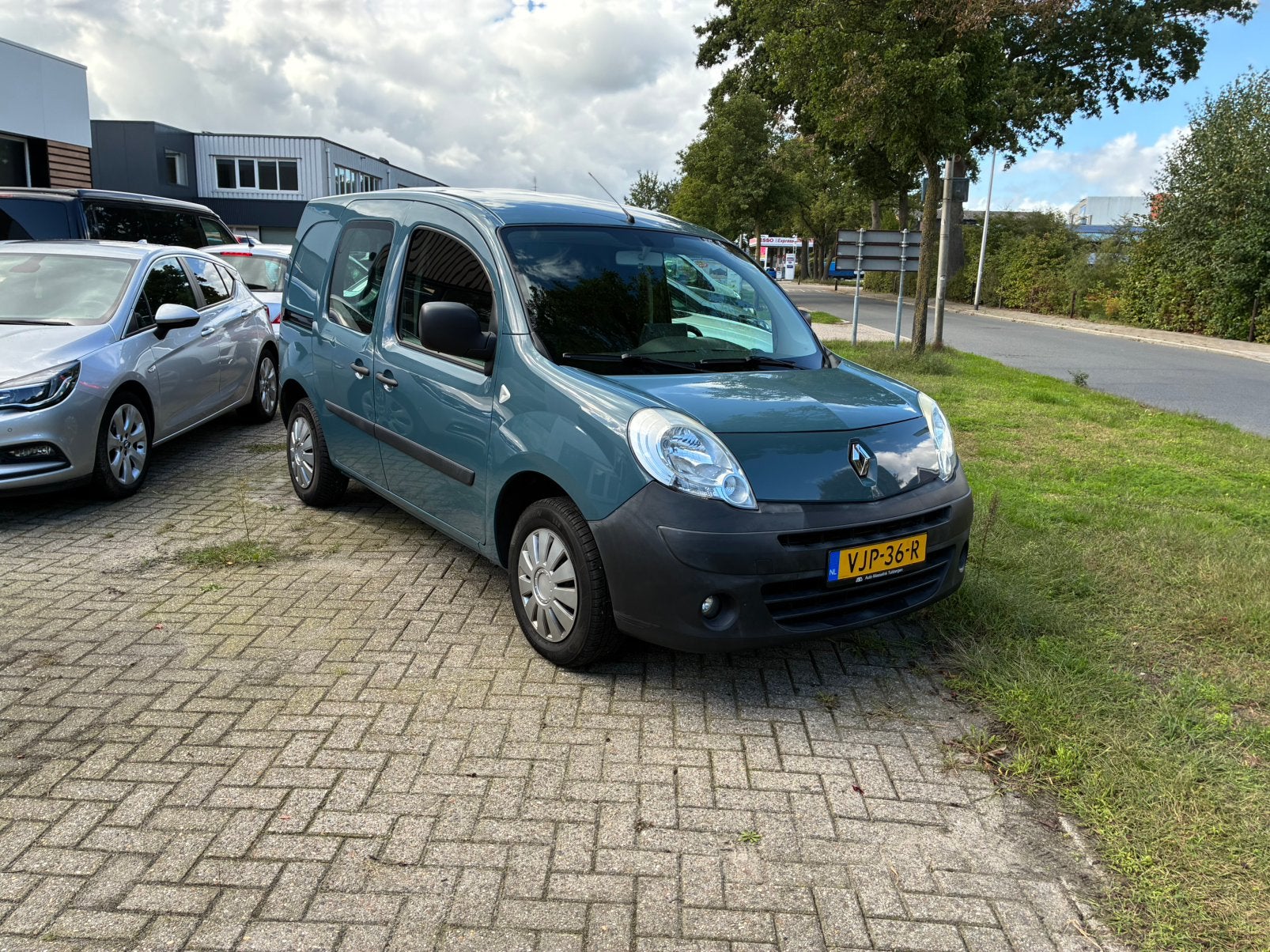Renault kangoo 1.6 16v benzine airco grijs ken 2010 Blauw, Auto's, Voorwielaandrijving, 4 cilinders, Bedrijf, Handgeschakeld