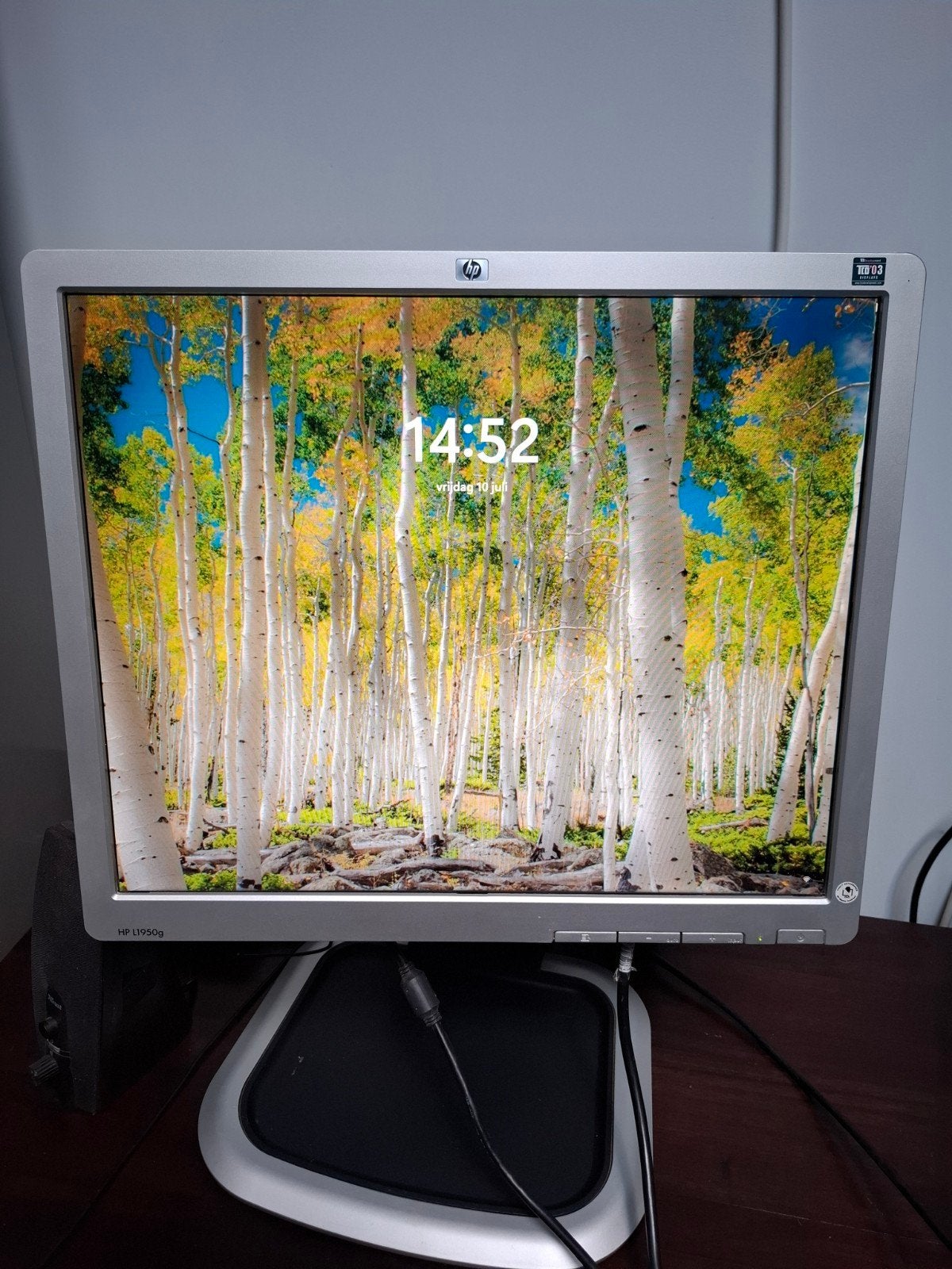HP L1950g monitor - goed werkend, verstelbaar, Computers en Software, Monitoren, Ophalen, Gebruikt, VGA, In hoogte verstelbaar