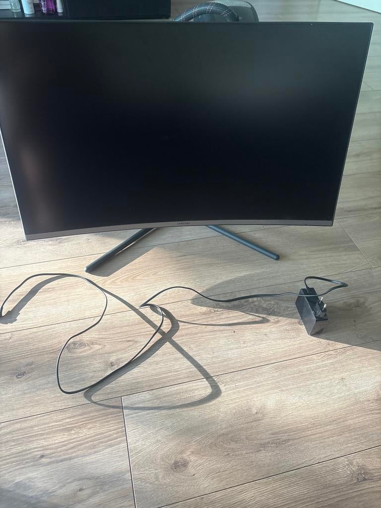 Samsung U32R590CWU 32 inch 4K Curved Monitor, Computers en Software, Monitoren, HDMI, Curved, VA, Ophalen of Verzenden
