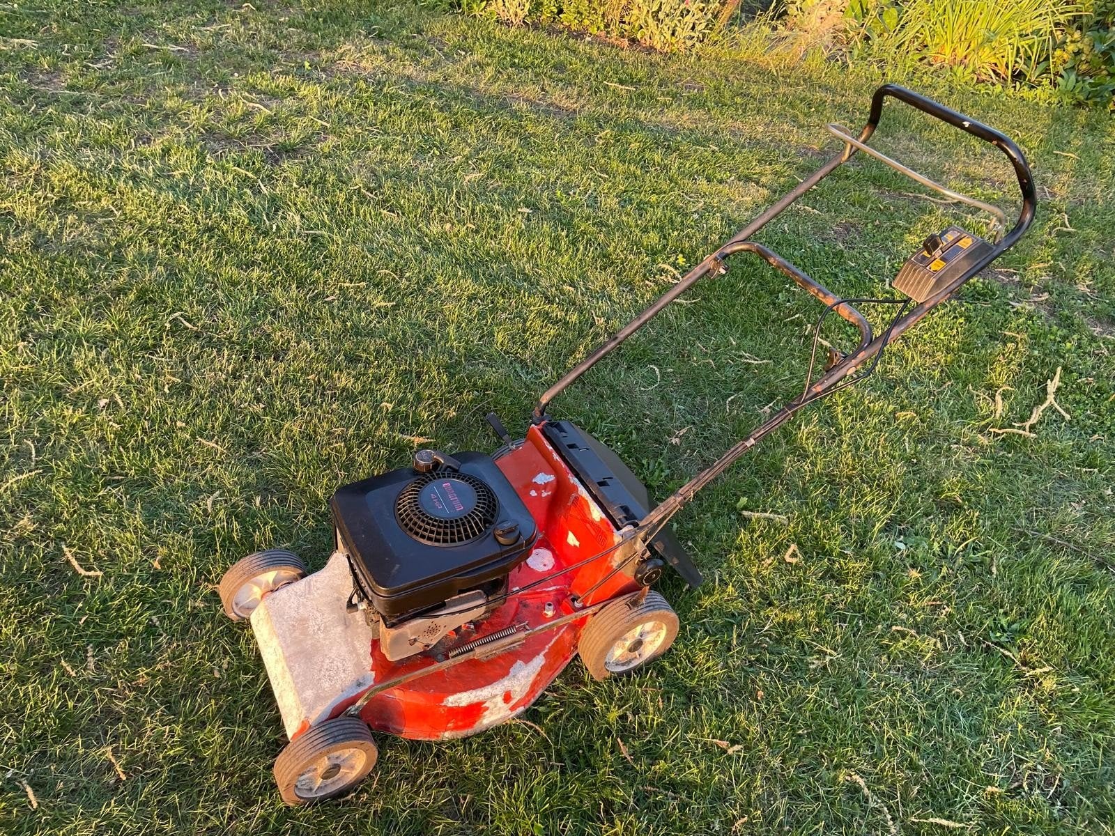 Grasmaaier met aandrijving - geslepen en nagelopen, Tuin en Terras, Ophalen of Verzenden, Gebruikt, Benzine-grasmaaier