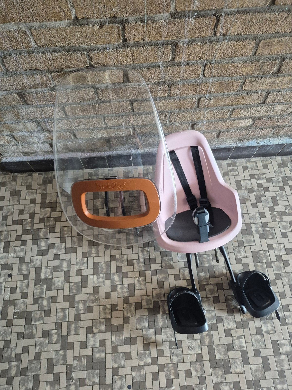 Bobike voorzitje met windscherm - Roze, Fietsen en Brommers, Fietsaccessoires | Fietsstoeltjes, Ophalen, Gebruikt, Voorzitje, Bobike