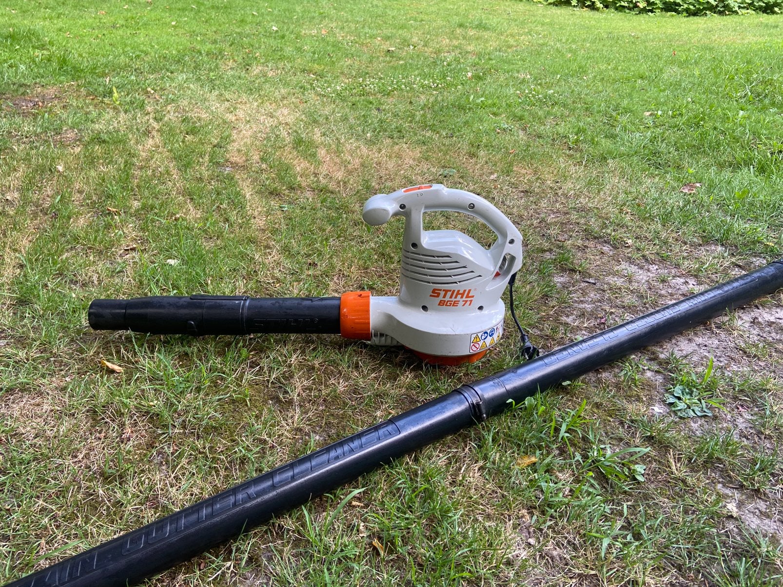 STIHL BGE 71 bladblazer met dakgootset, Ophalen, Zo goed als nieuw, Elektrisch