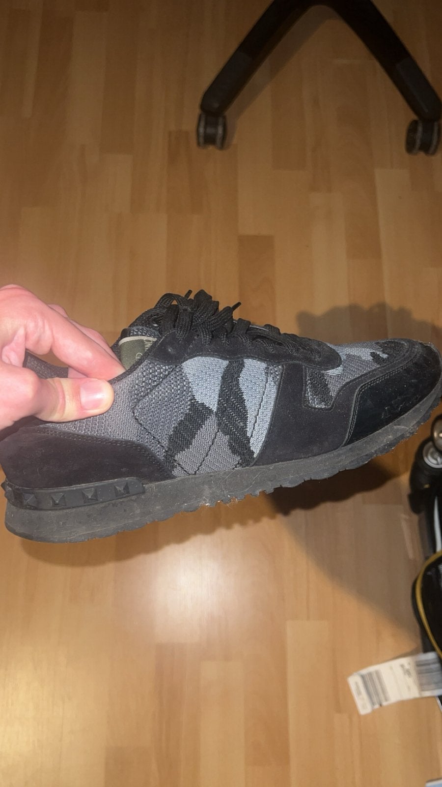 Valentino schoenen met doos, Zwart, Ophalen of Verzenden, Sneakers of Gympen, Zo goed als nieuw