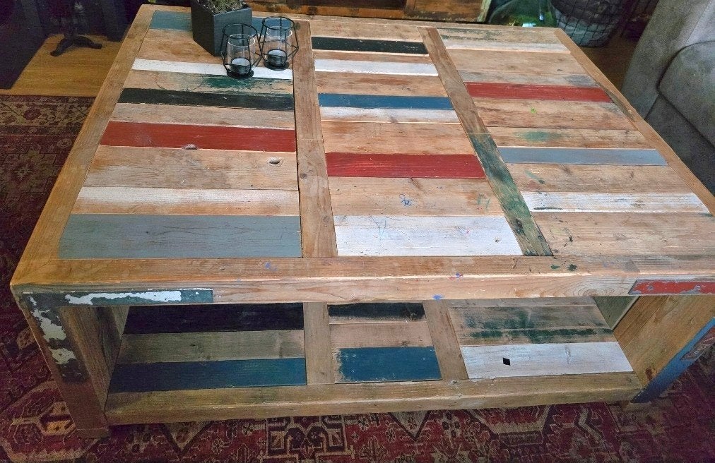 Unieke salontafel van gerecycled hout met wielen, Ophalen, 50 – 75, Gebruikt, 100 tot 150 cm