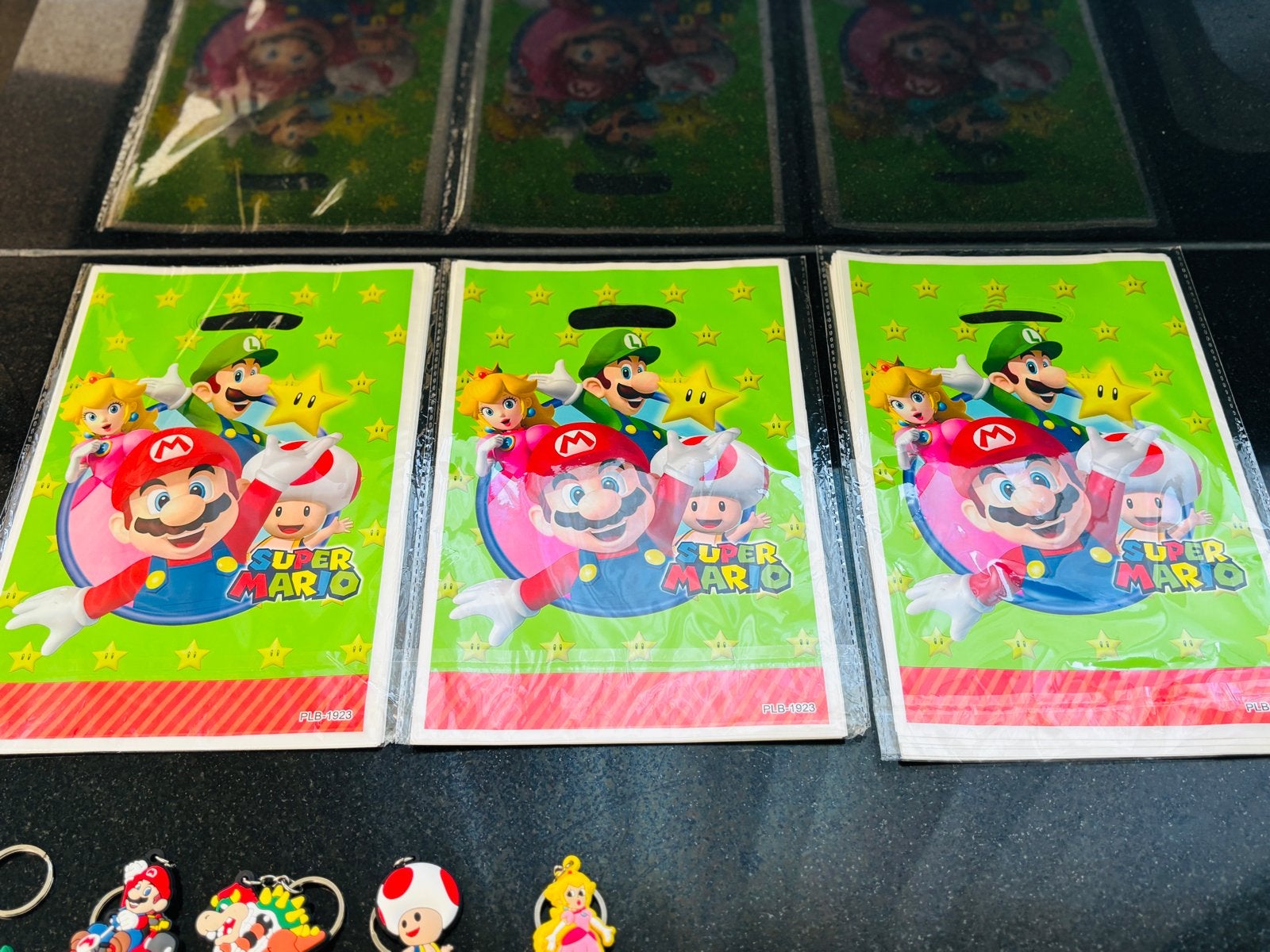 Super Mario Traktatie Zakjes (50x) & Sleutelhangers (25x), Ophalen of Verzenden, Nieuw, Jongen of Meisje