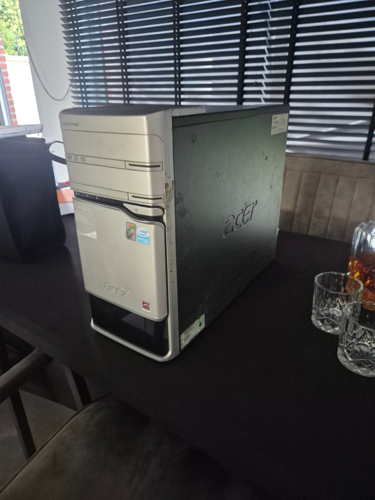 Acer Aspire T520 Desktop PC - Pentium 4, Computers en Software, Gebruikt, HDD, Minder dan 4 GB, Minder dan 2 Ghz