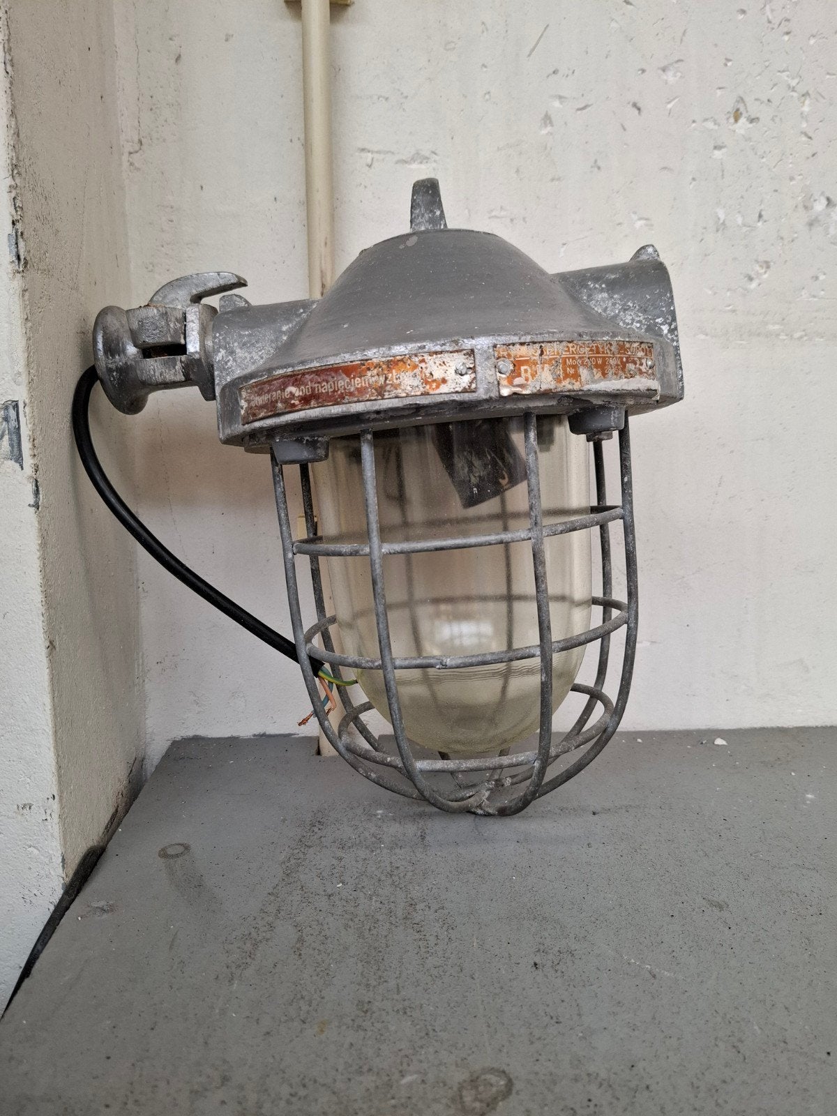 Mooi industriële gietijzeren elektrosvit hanglamp, Antiek en Kunst, Ophalen