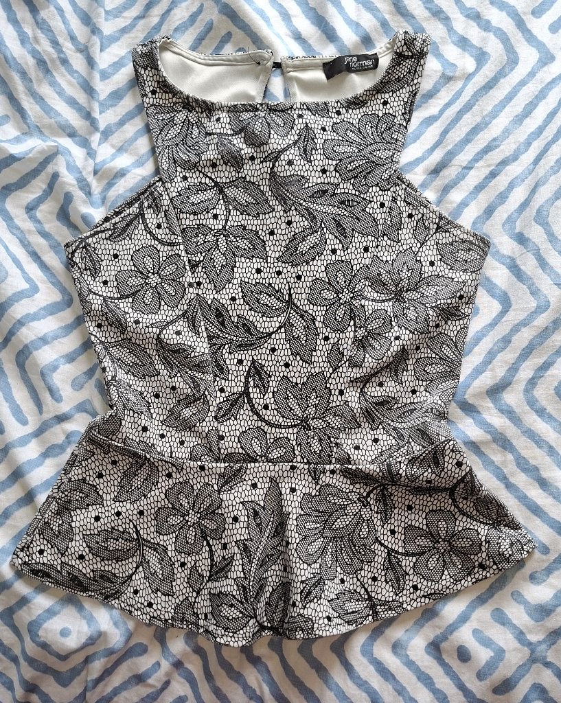 Kanten peplum top, Zwart, Jane Norman, Ophalen of Verzenden, Zo goed als nieuw