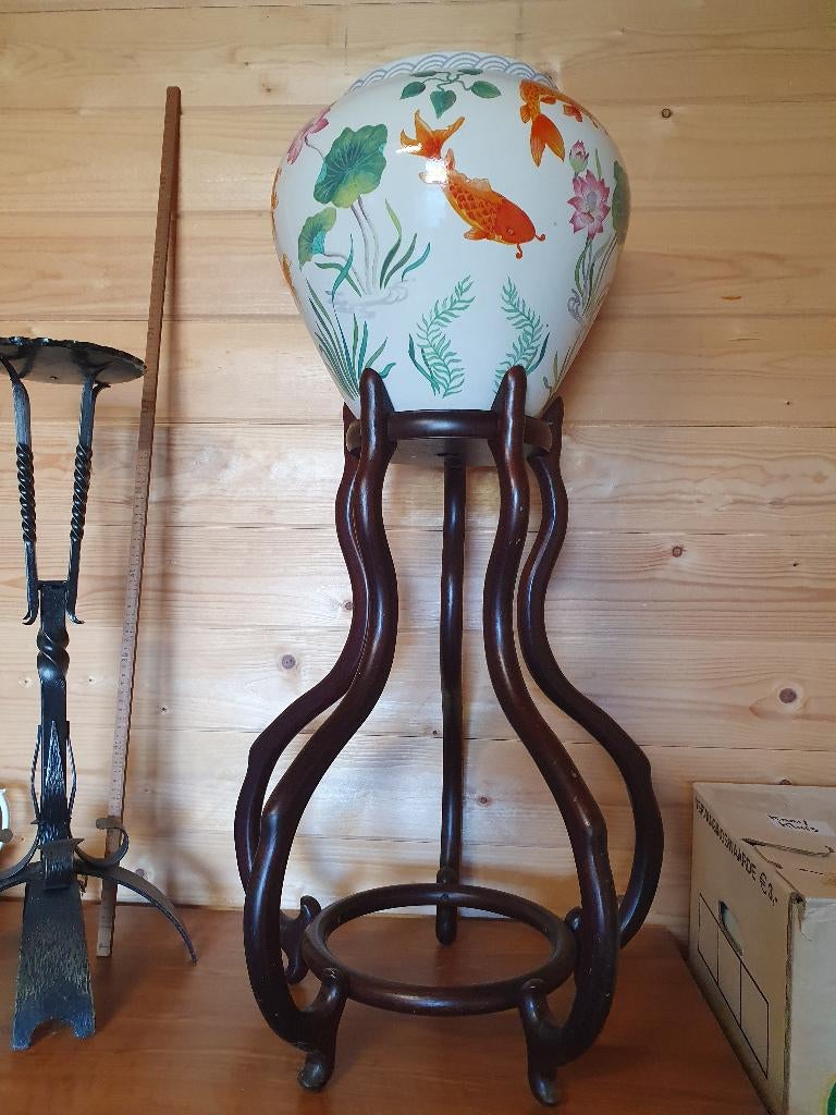chinese "Franklin" vaas op standaard, Huis en Inrichting, Woonaccessoires | Vazen, Overige kleuren, Aardewerk of Porselein, Ophalen of Verzenden