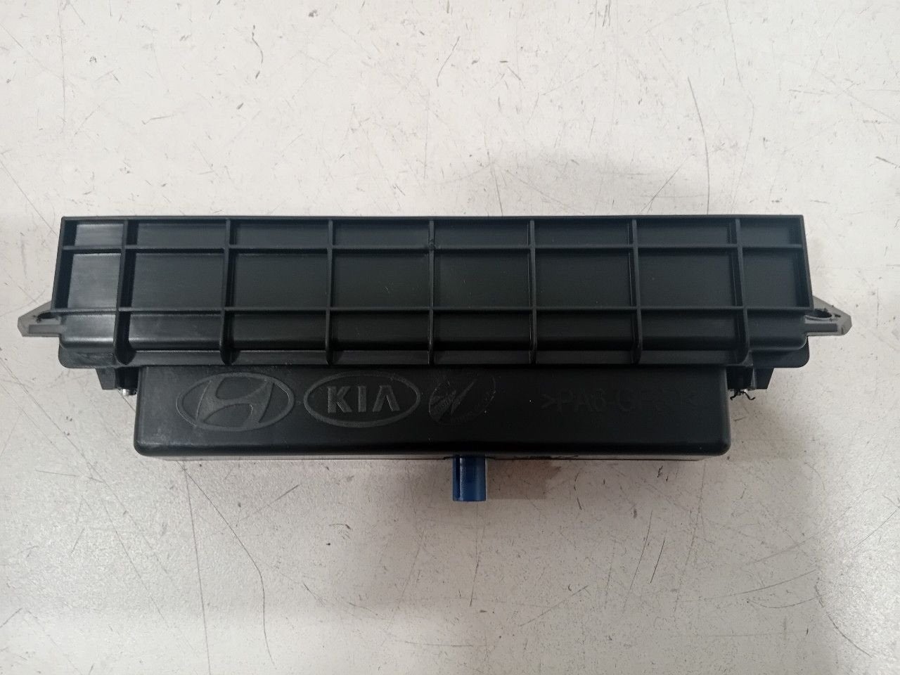 Antenne versterker Hyundai Bayon, Ophalen of Verzenden, Van der Ven Autorecycling B.V., Onderdelen@venauto.nl, Ettenseweg 76, 4706 PB Roosendaal, The Netherlands