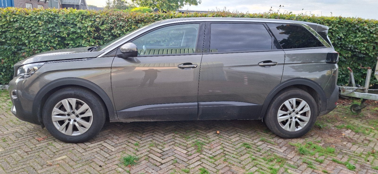 GEZOCHT . winterbanden met velgen 215/ 65 R 17 peogeot 5008