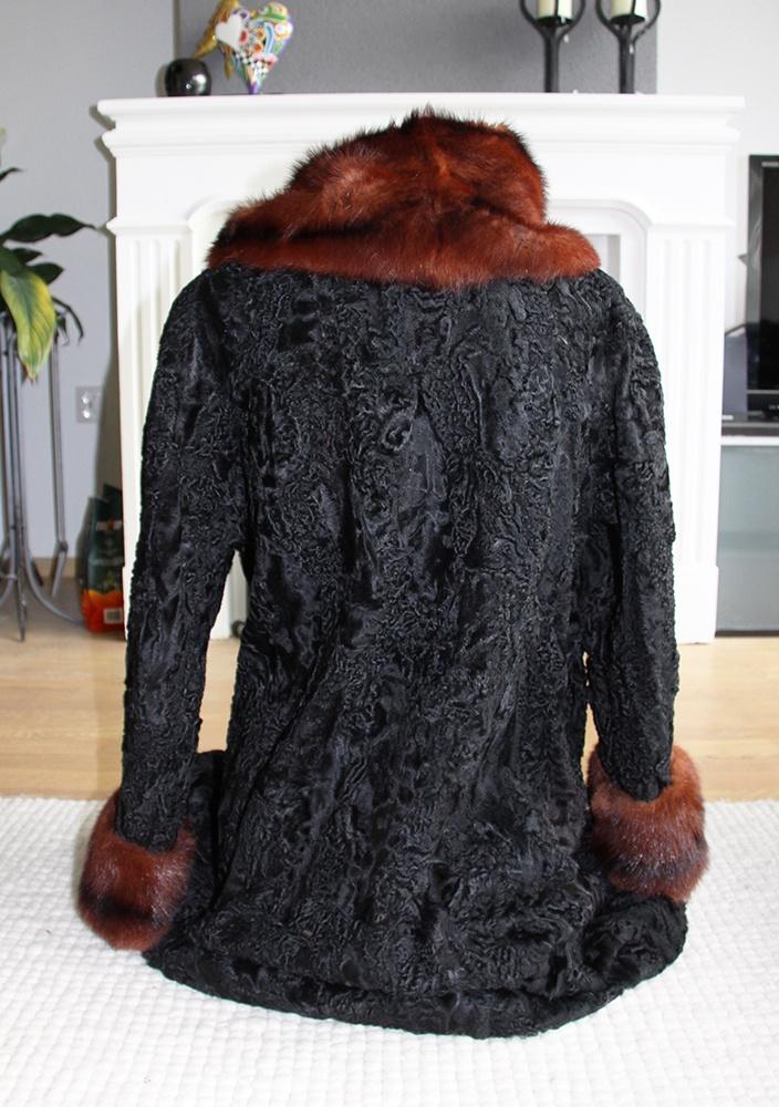 Prachtige Zwarte Bont Jas (L) € 175,-, Kleding | Dames, Zwart, Maat 42/44 (L), Ophalen of Verzenden, Zo goed als nieuw