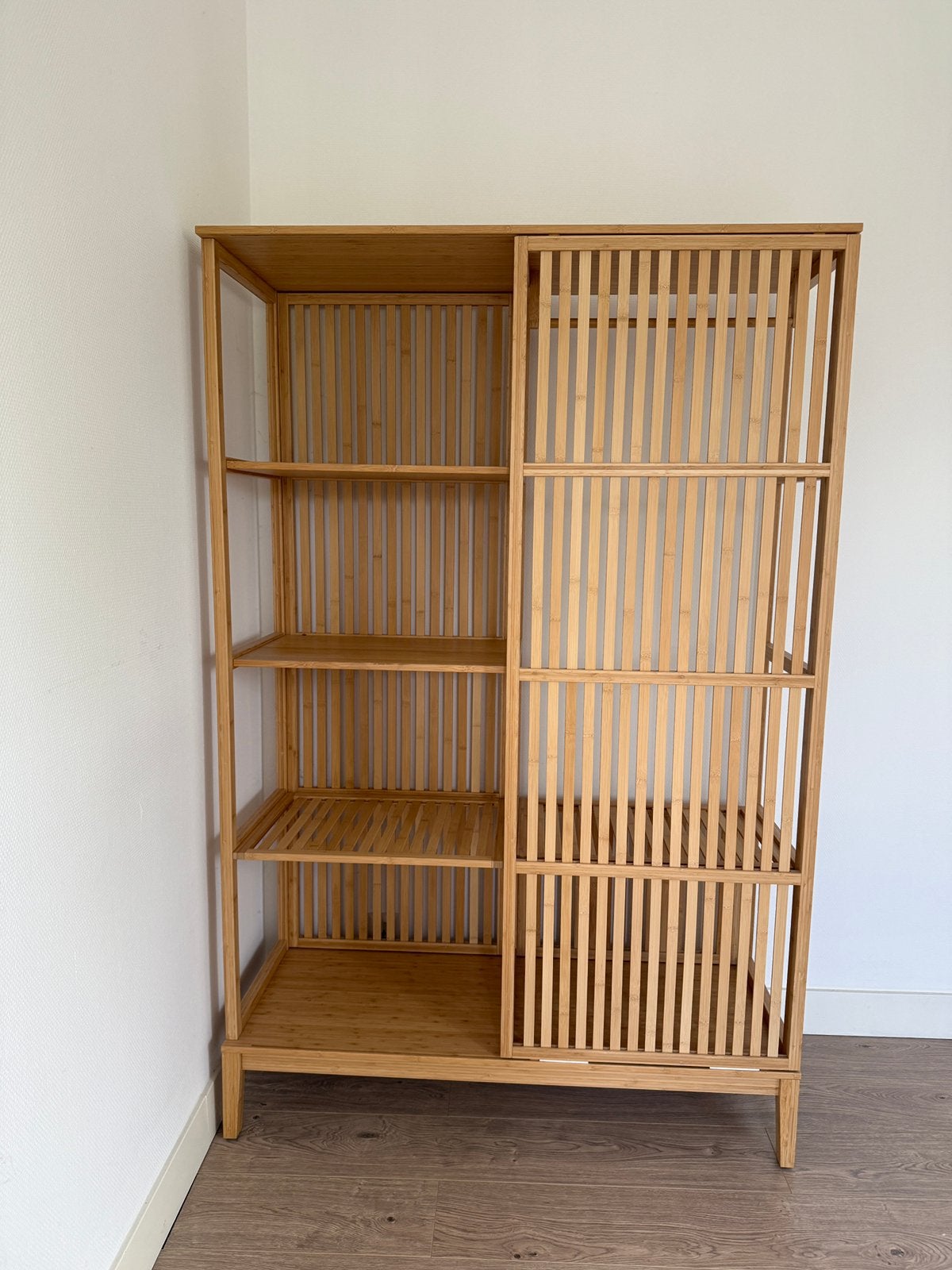 IKEA NORDKISA bamboe kledingkast / open kast met schuifdeur, Ophalen, 100 tot 150 cm, Zo goed als nieuw, 150 tot 200 cm