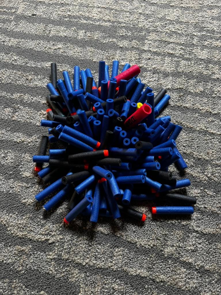 Nerf pijltjes 140 totaal, Verzamelen, Ophalen, Zo goed als nieuw