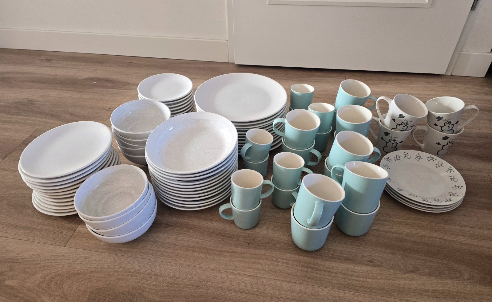 HEMA serviesset incl. koffiemokken en kerstservies, Ophalen, Overige merken, Zo goed als nieuw, Modern
