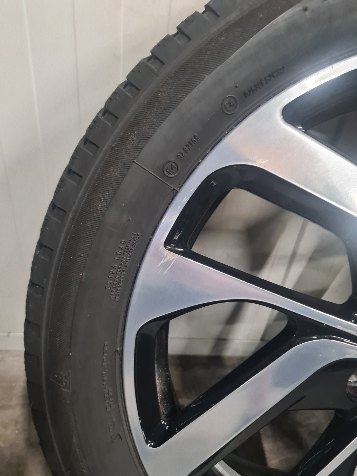 19' BMW i3 I01 Styling 428 Bicolor met winterbanden, 19 inch, 155 mm, Banden en Velgen, Personenwagen