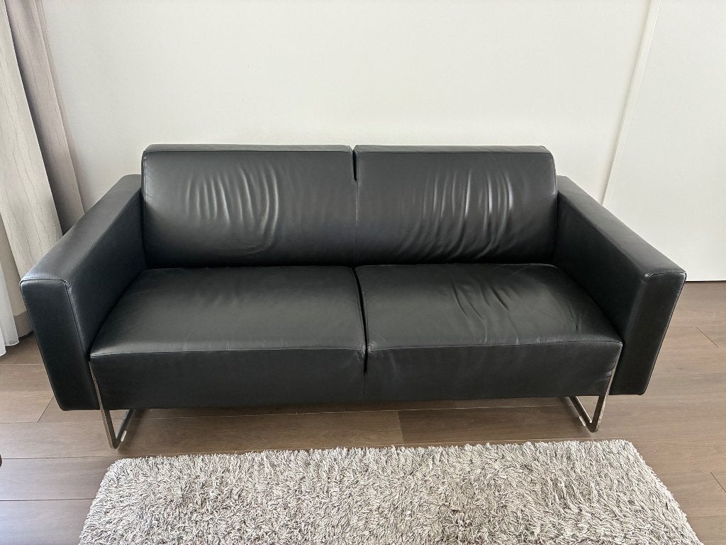 Artifort Mare zwarte leren bank, Huis en Inrichting, Banken | Bankstellen, Ophalen, Gebruikt, 150 tot 200 cm, Tweepersoons