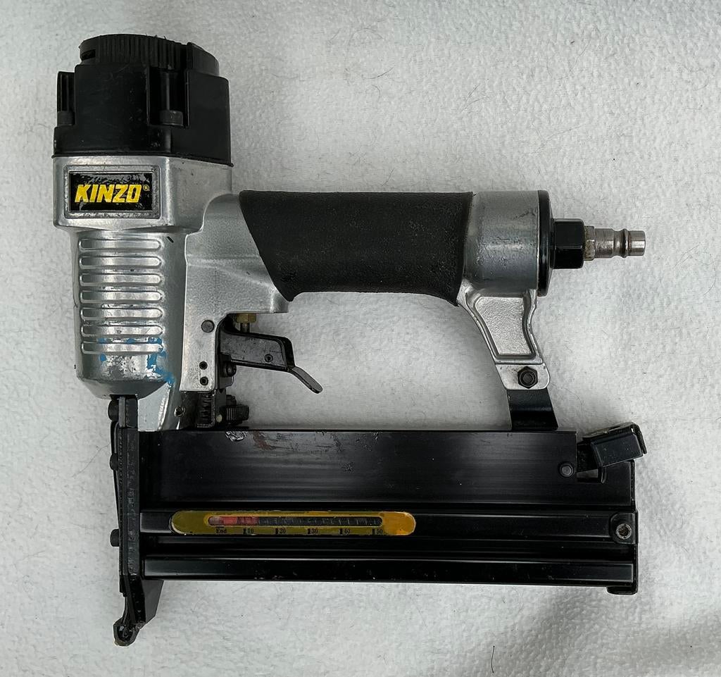 Kinzo pneumatische tacker met toebehoren, Ophalen, Gebruikt, Minder dan 200 liter/min, Minder dan 6 bar
