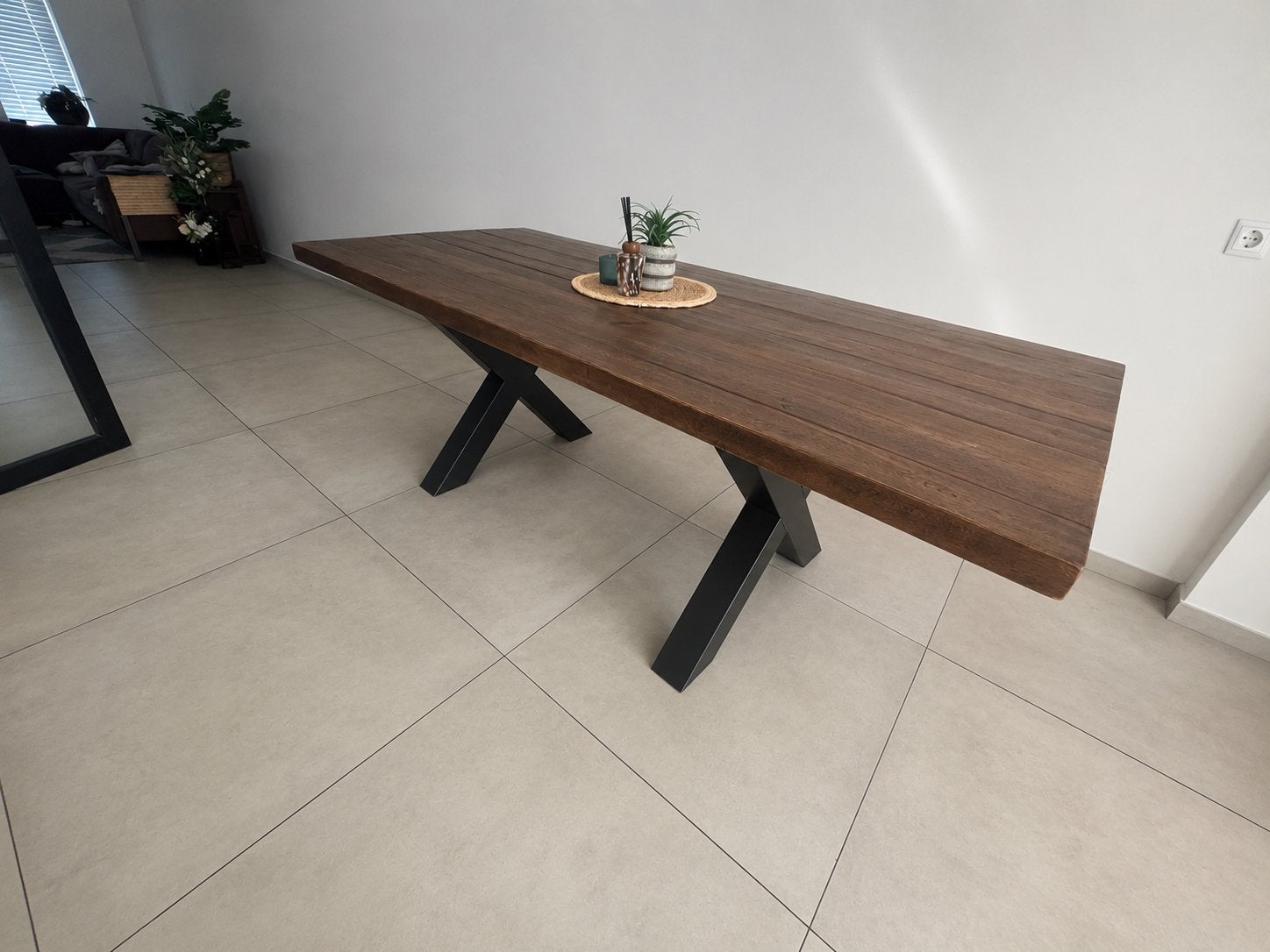 Robuuste eettafel met metalen onderstel, Huis en Inrichting, Tafels | Eettafels, Zo goed als nieuw, 150 tot 200 cm, Vier personen