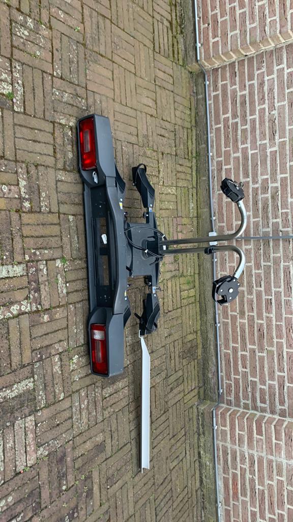 Thule afsluitbare fietsendrager voor 2 E - bikes  !!!, Ophalen of Verzenden, 2 fietsen, Gebruikt, Trekhaakdrager