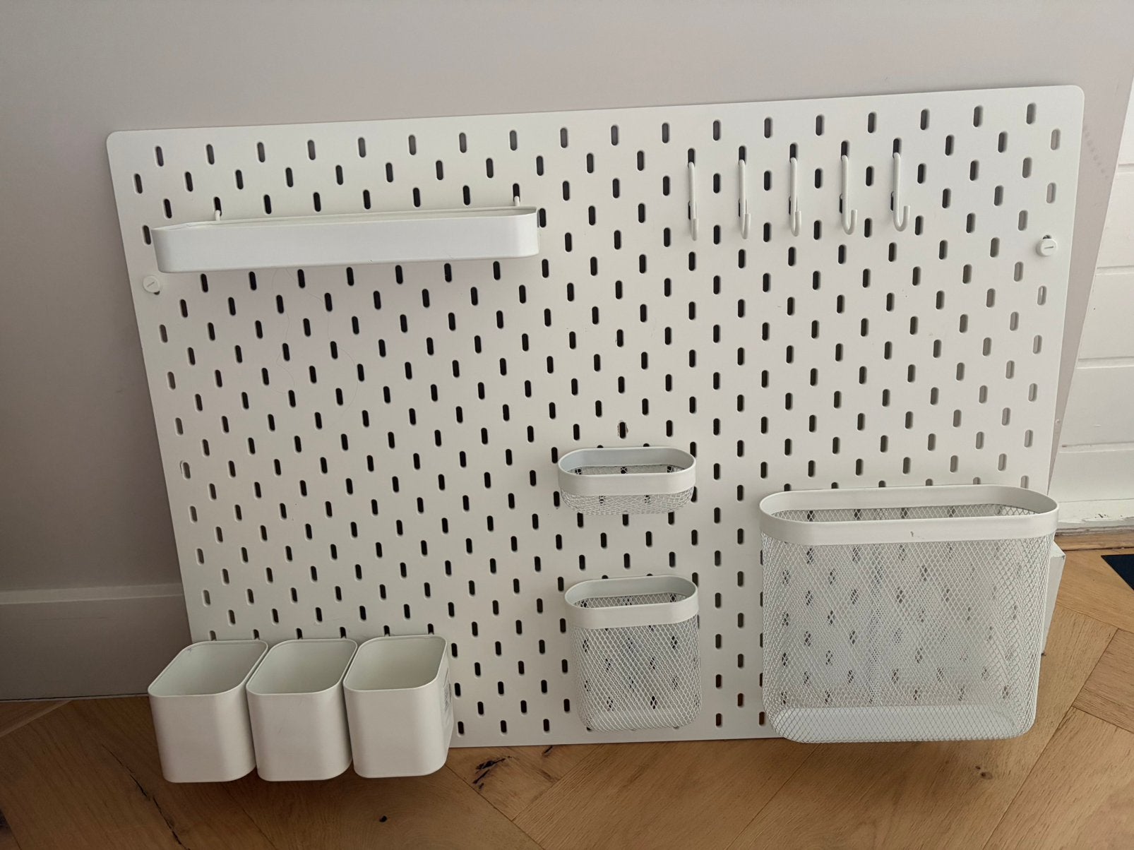 IKEA SKÅDIS pegboard met accessoires – in zeer goede staat, Ophalen, Zo goed als nieuw