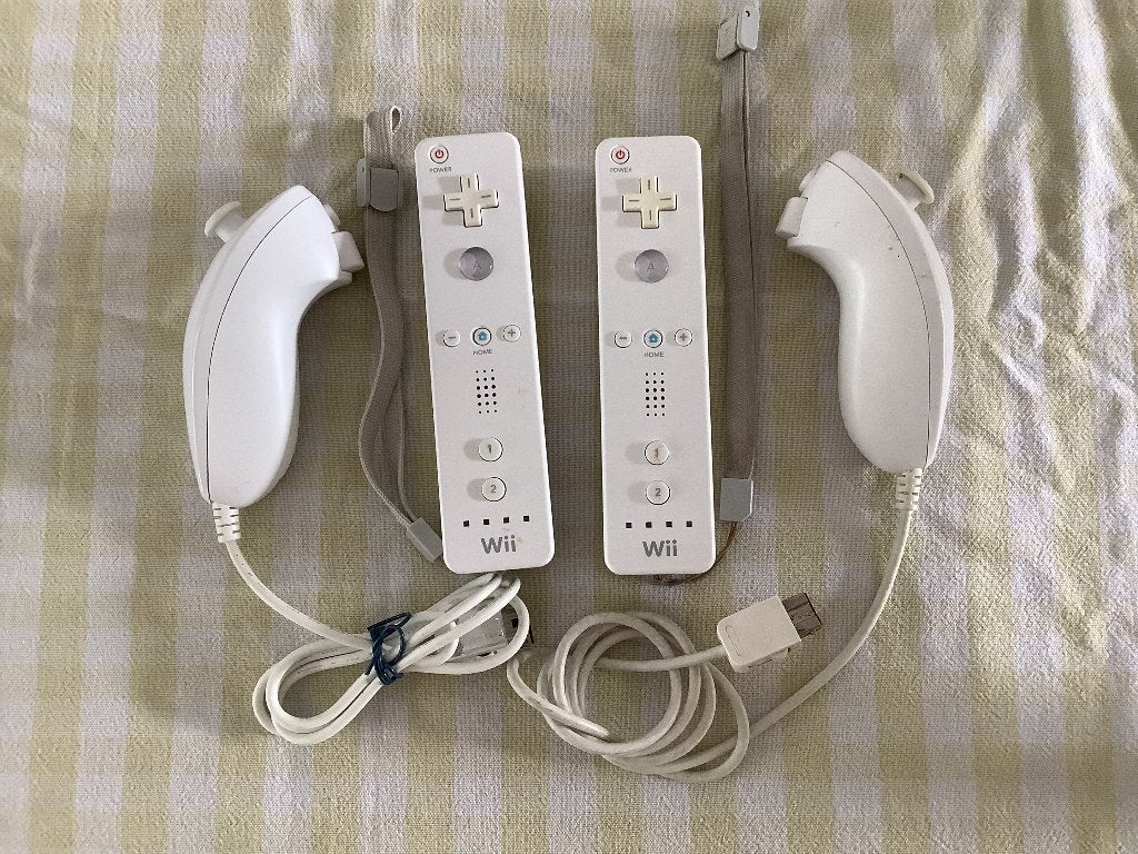 Set Wii controllers en nunchucks, Ophalen of Verzenden, Gebruikt, Met 2 controllers
