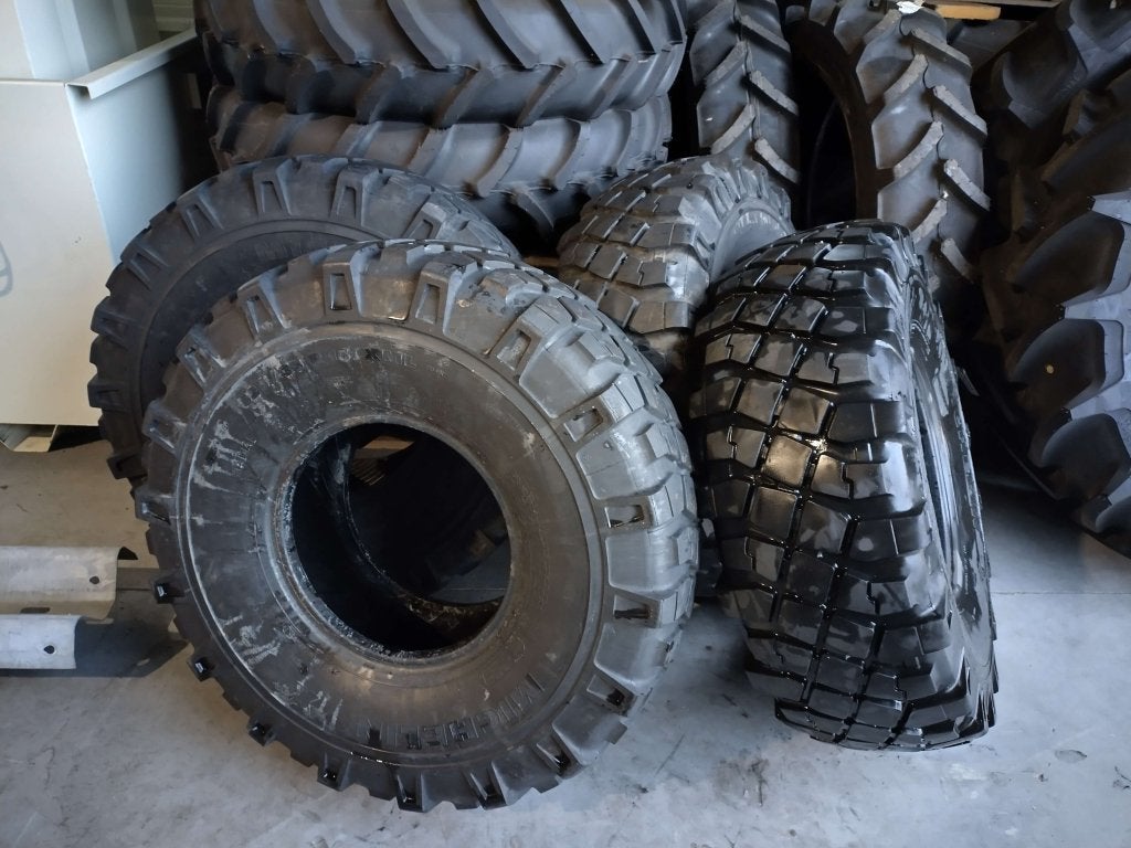 325/85 x R16 Michelin banden 137 J 134K, Zakelijke goederen, Niet ingevuld, Niet ingevuld, Niet ingevuld