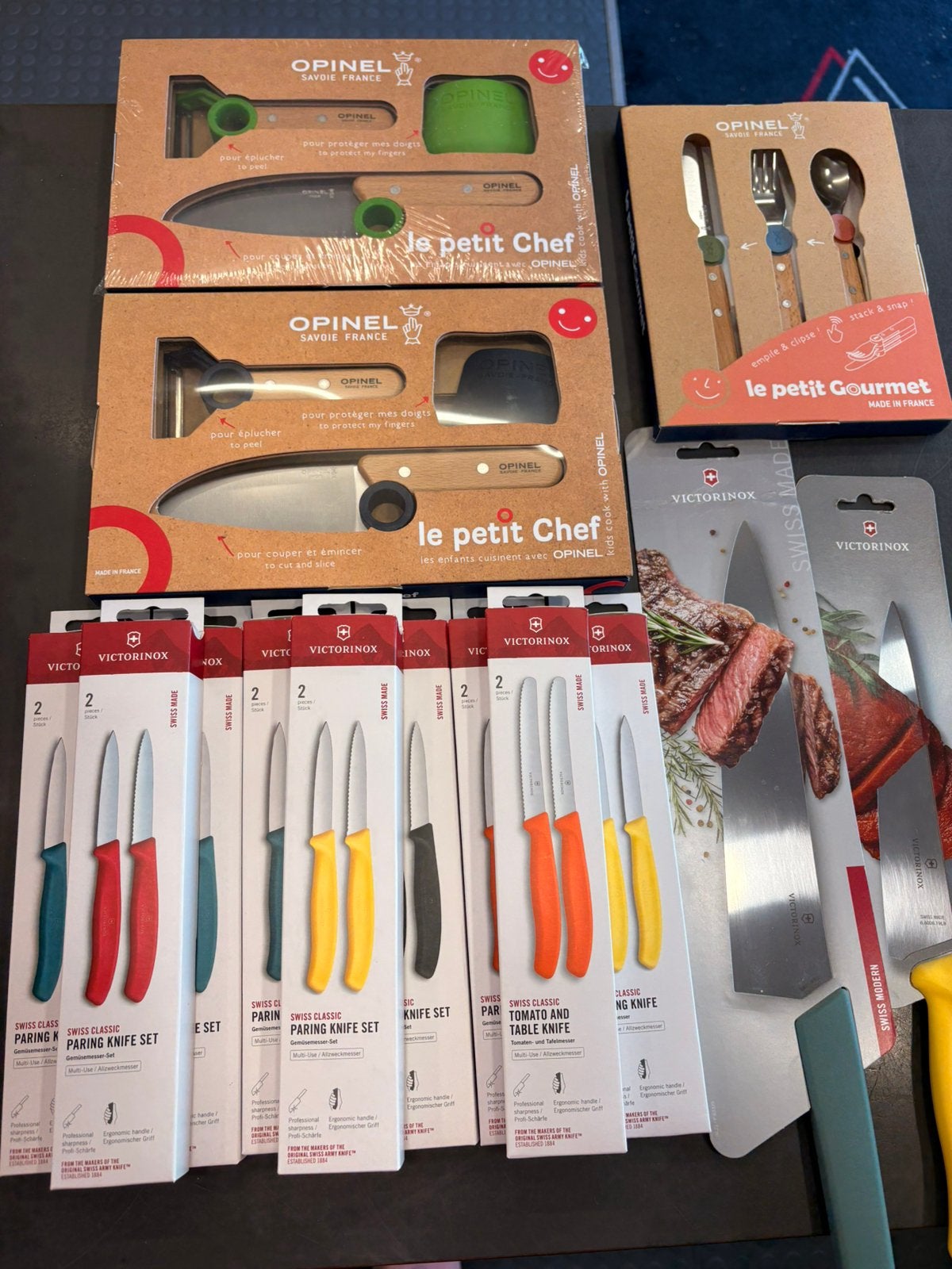 Partij Victorinox en Opinel messen en kinderbestek, Ophalen of Verzenden, Nieuw, Rvs of Chroom