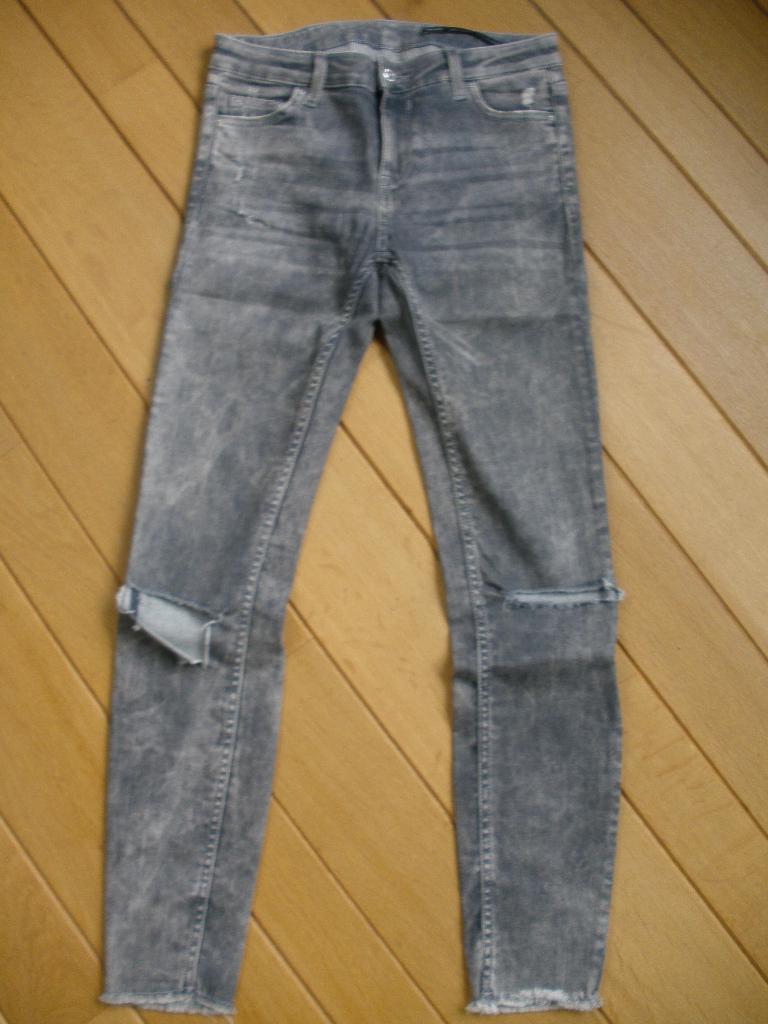 ZARA Woman spijkerbroek grijs destroyed maat 38, Zara, Ophalen of Verzenden, Zo goed als nieuw, W30 - W32 (confectie 38/40)