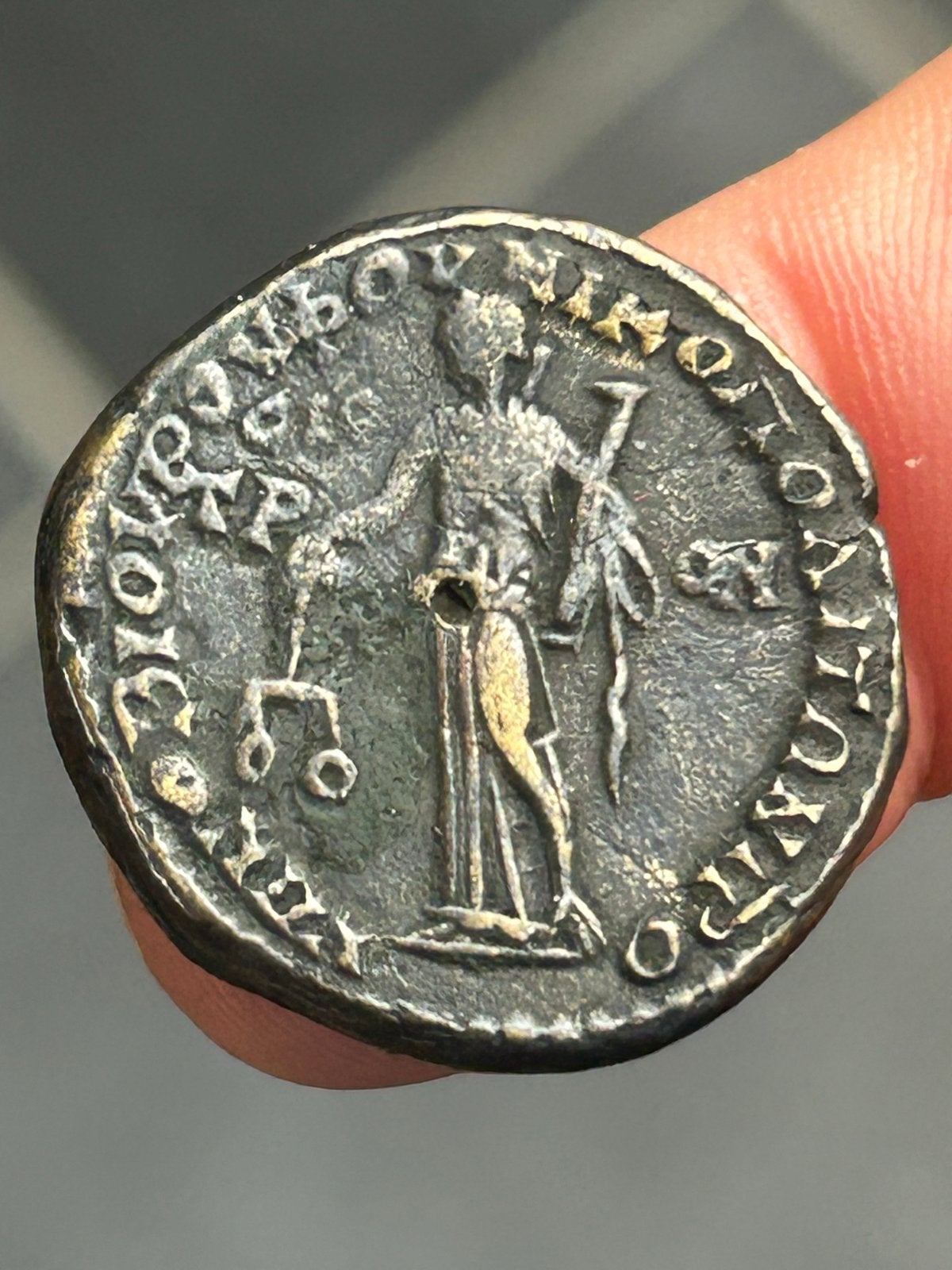Grote bronzen Romeinse munt - Elagabalus bodemvondst.