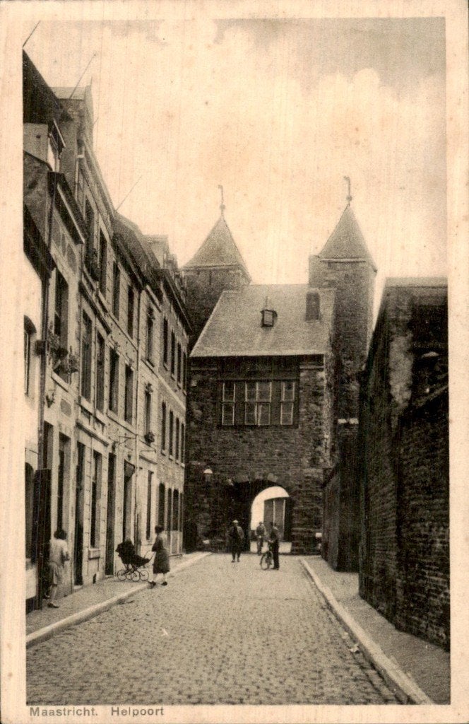 Maastricht - Helpoort - Straatzicht, Ophalen of Verzenden, 1920 tot 1940, Ongelopen, Limburg