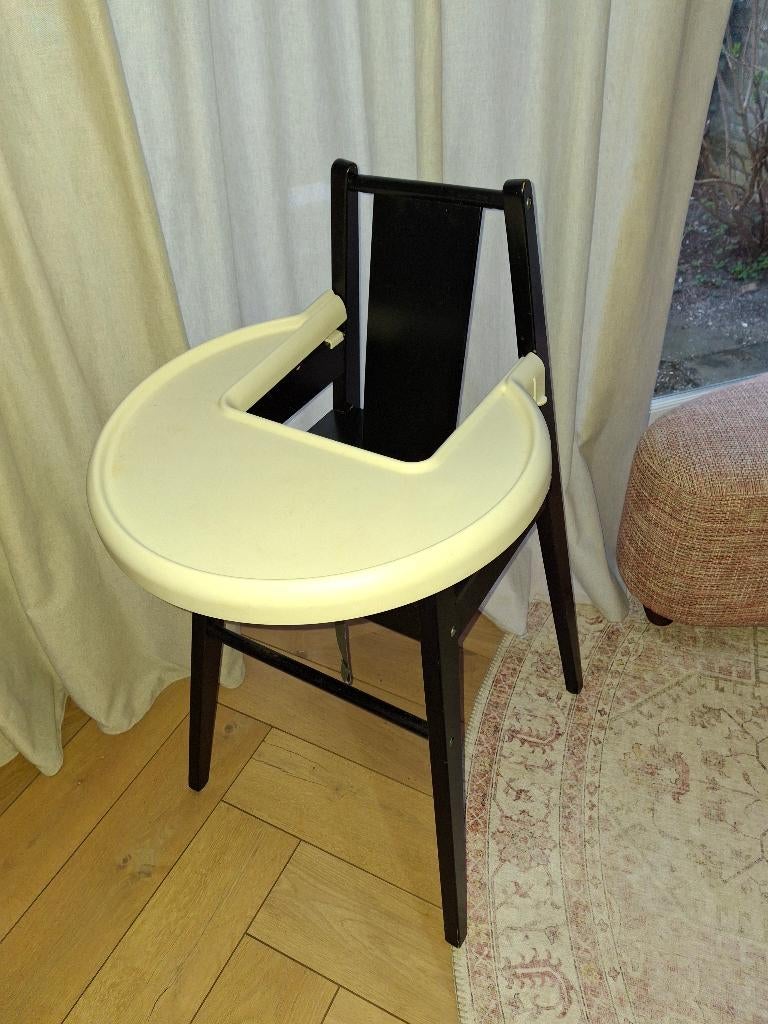 Kinderstoel met veiligheidsgordels en eetblad, Kinderen en Baby's, Kinderstoelen, Ophalen, Gebruikt, Overige typen, Gordel(s)