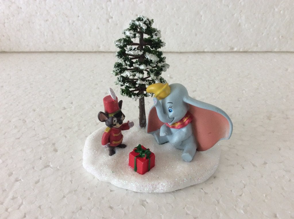 Disney Dumbo - beeldje - kerstdorp, Ophalen of Verzenden, Bambi of Dumbo, Zo goed als nieuw, Beeldje of Figuurtje