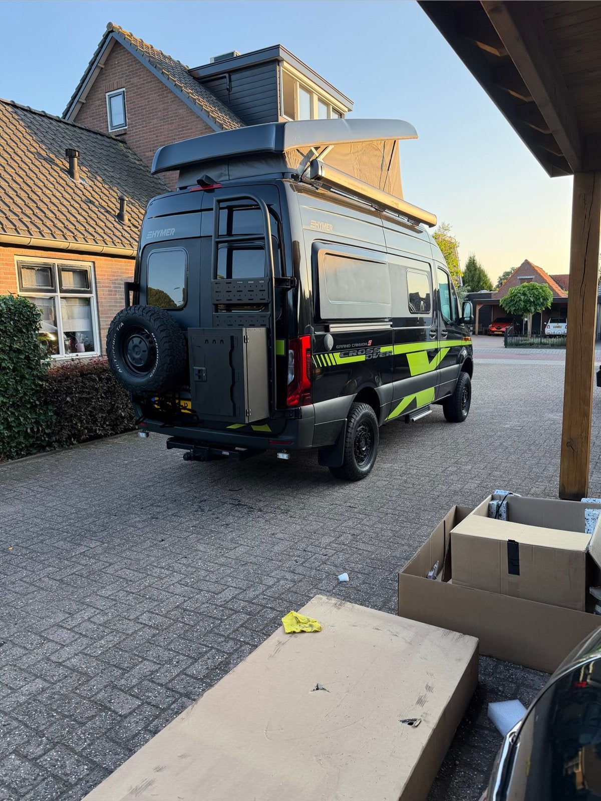 Hymer Camperbus 4x4 met daktent en trailer, Caravans en Kamperen, Automaat, Ringverwarming, Diesel, Buitenlamp