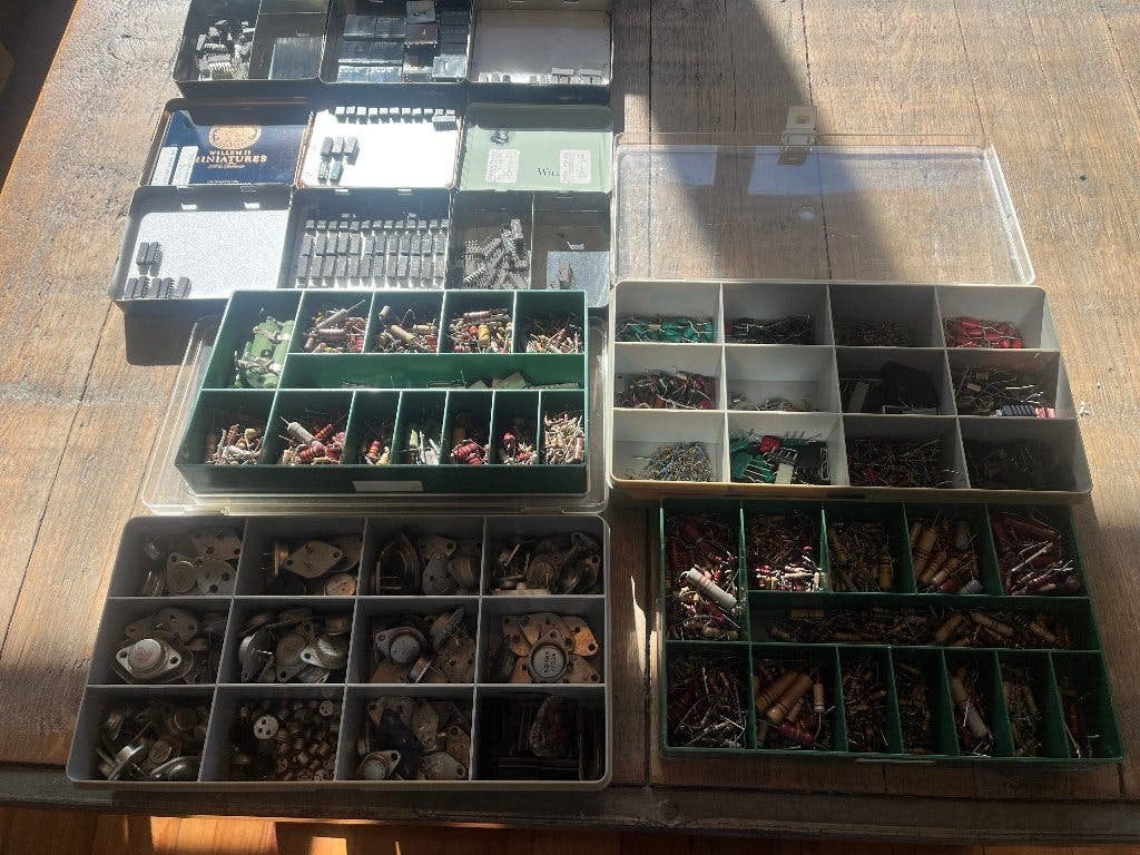 Grote collectie vintage elektronica onderdelen, Hobby en Vrije tijd, Ophalen, Zo goed als nieuw