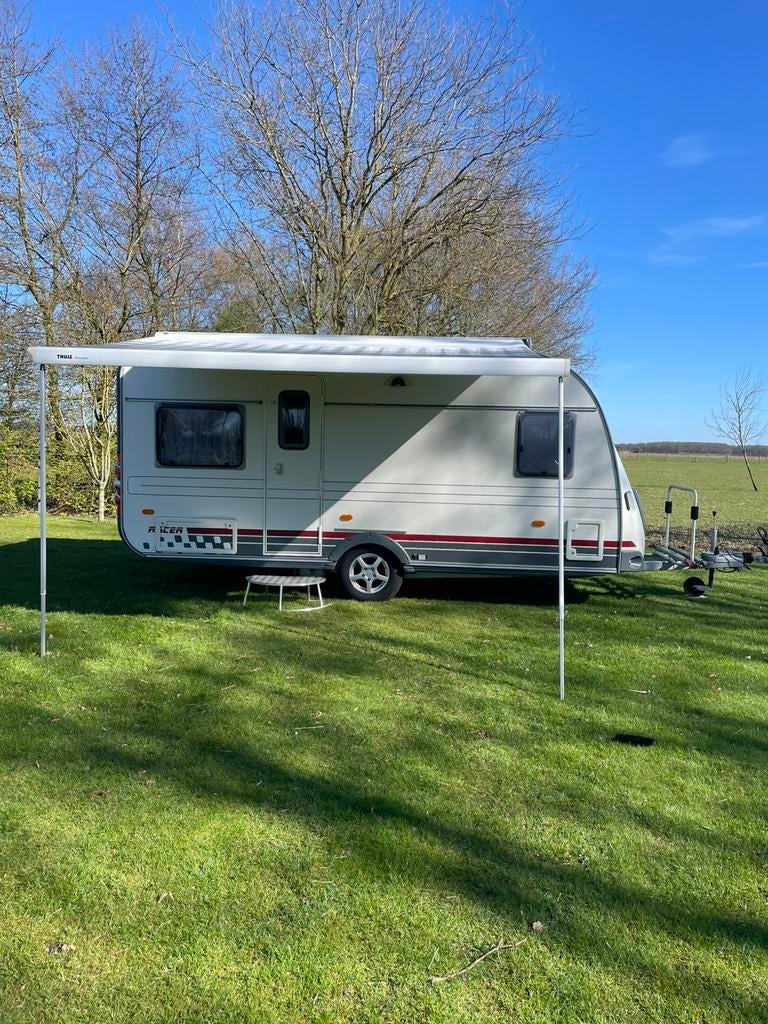 Een in zeer goede staat Home Star caravan, Home Star, Rondzit, Frans bed, Schokbreker