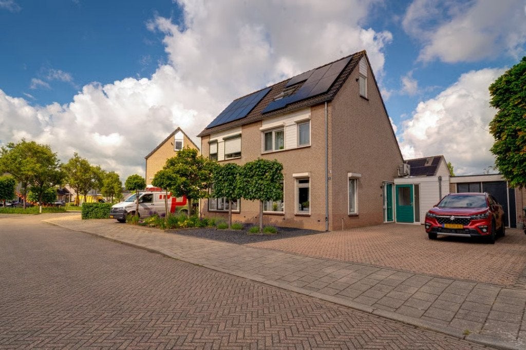 Instapklare 2 onder 1 kap huis in Tolkamer  €399.000,00 k.k., Huizen en Kamers, 200 tot 500 m², Gelderland, Twee onder één kap
