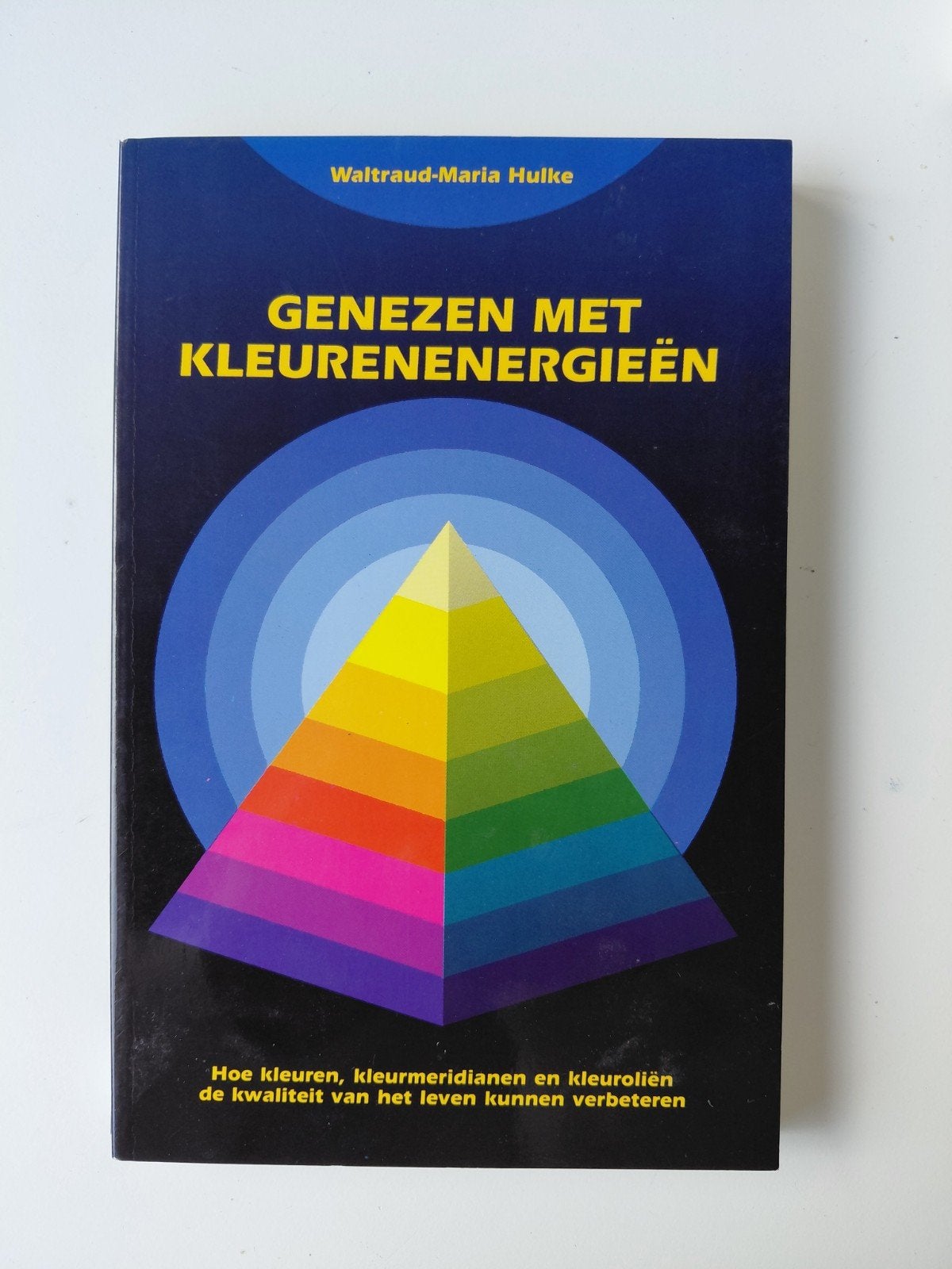 W.M. Hulke - Genezen met kleurenergieen, Ophalen of Verzenden, Instructieboek, Overige onderwerpen, W.M. Hulke