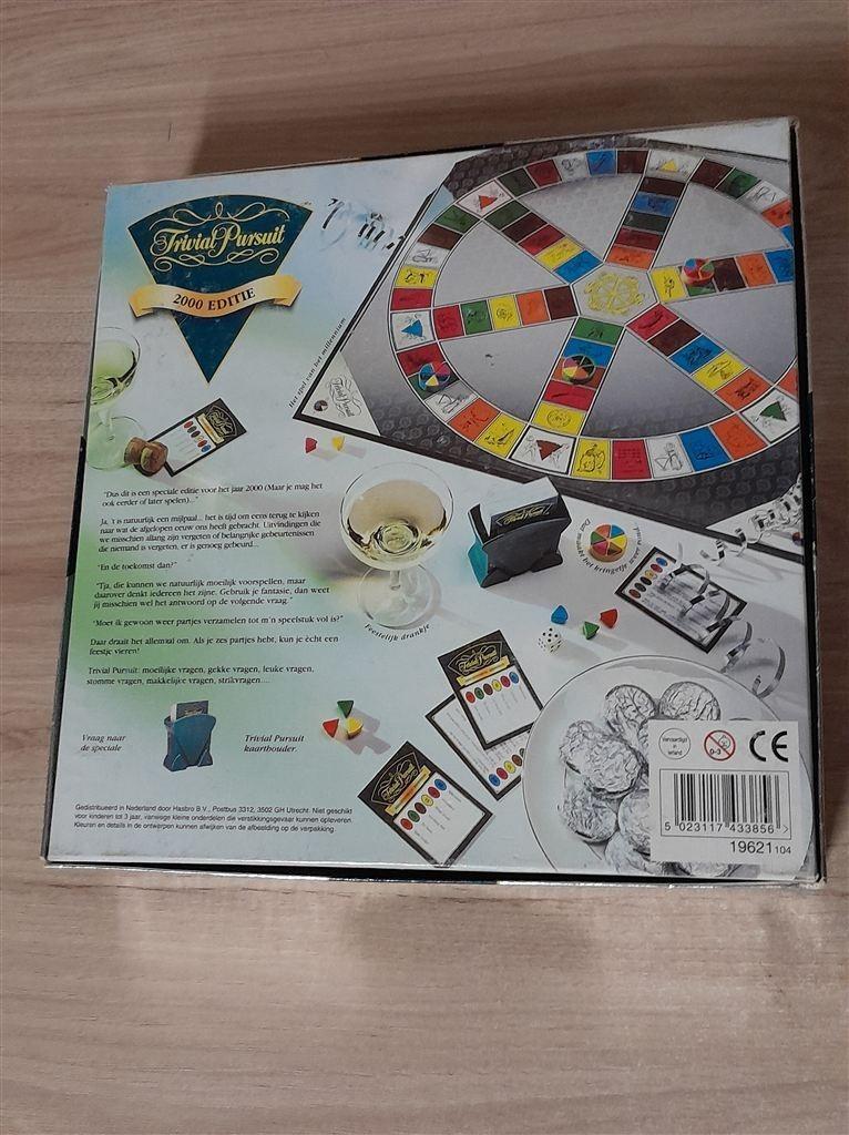 Trivial Purstuit - 2000 editie - triviant - s5412, Hobby en Vrije tijd, Gezelschapsspellen | Bordspellen, Verzenden, Zo goed als nieuw