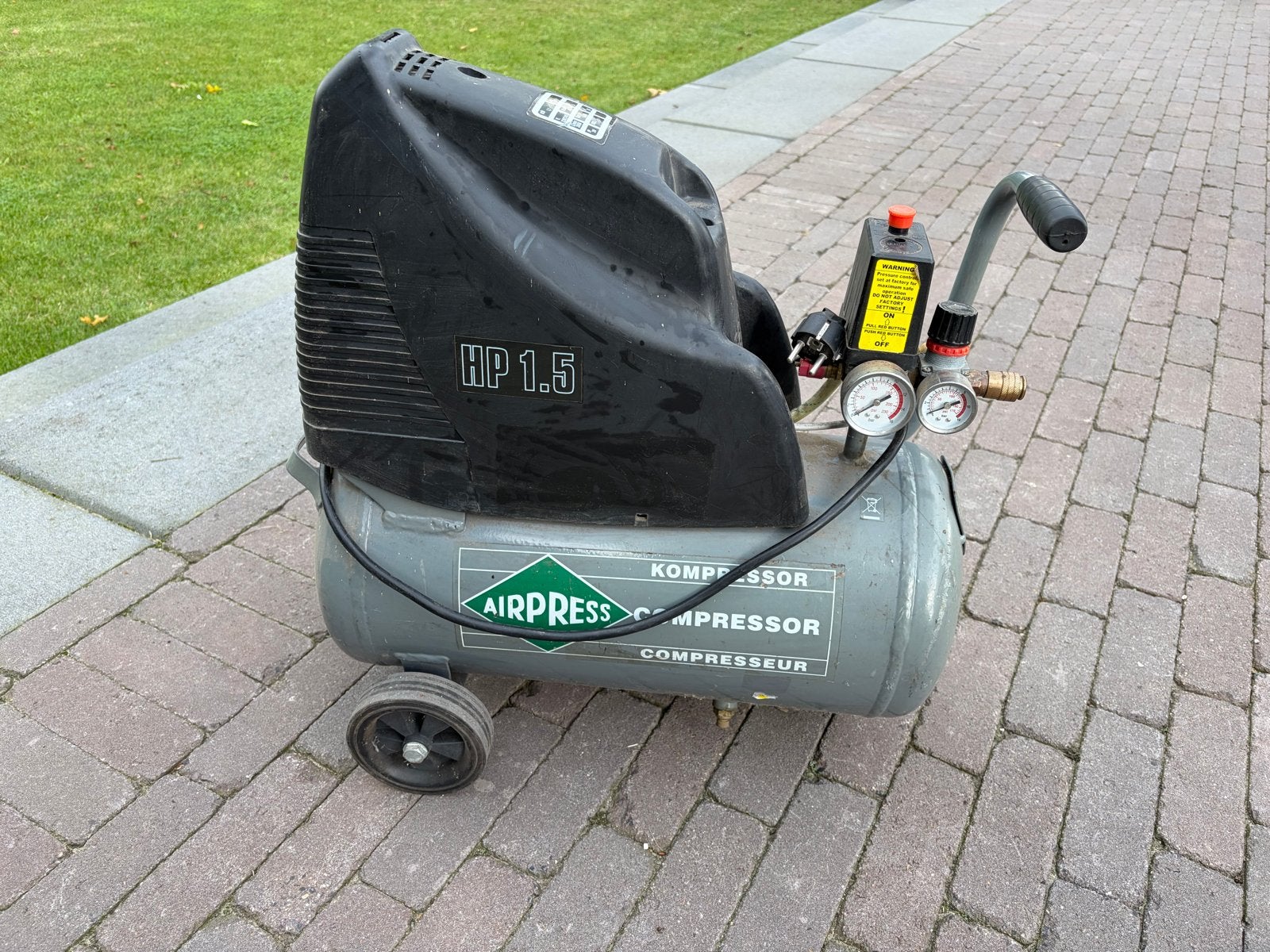 Airpress compressor 24 liter - Goed werkend, Ophalen, Gebruikt, 6 tot 10 bar, Minder dan 25 liter