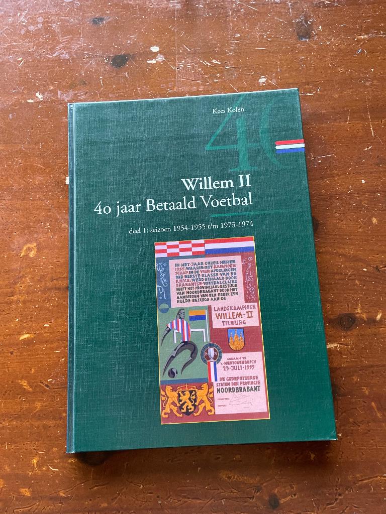 Willem II boeken, Verzamelen, Sportartikelen en Voetbal, Ophalen of Verzenden, Zo goed als nieuw, Willem II, Overige typen