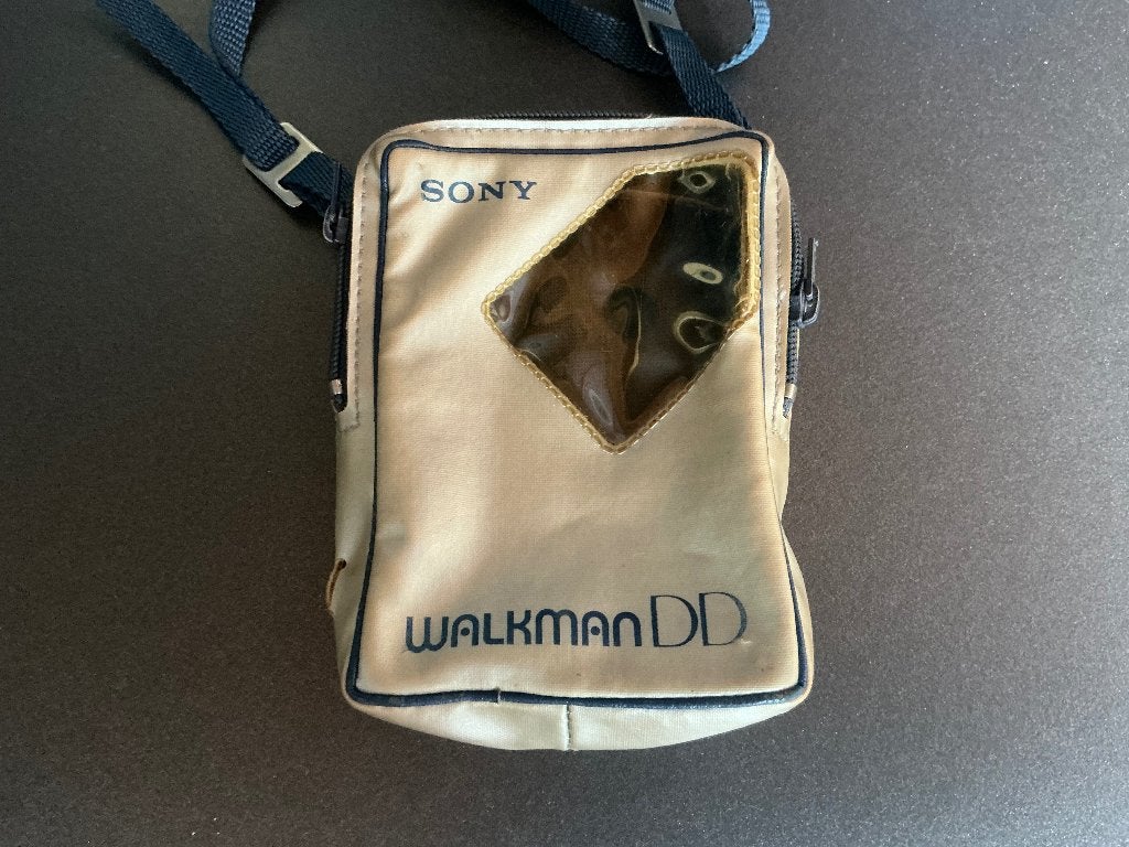 Origineel Sony WM-DD hoesje / case – zilver, Audio, Tv en Foto, Walkmans, Discmans en Minidiscspelers, Verzenden, Walkman
