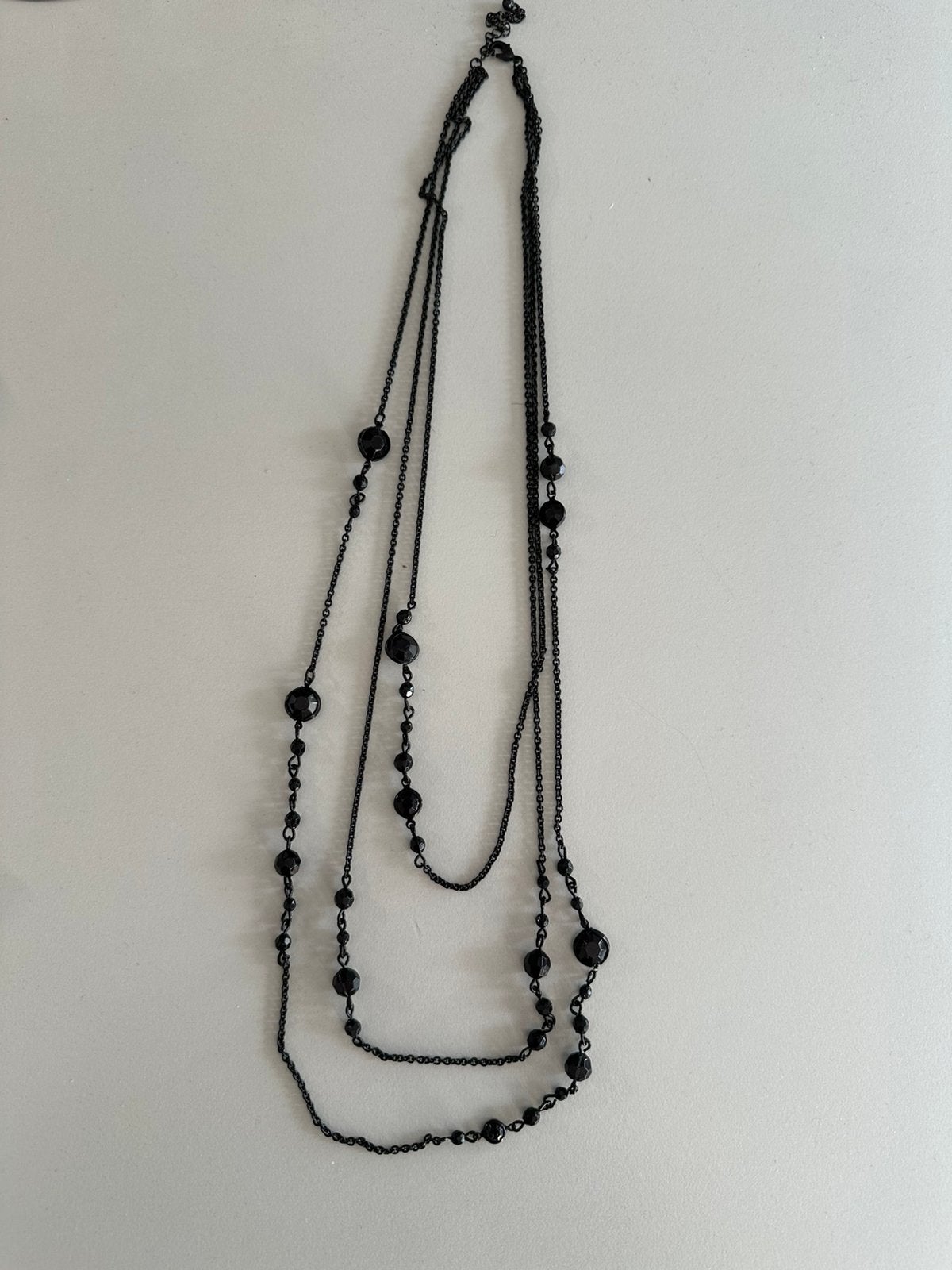 Ketting zwarte kraaltjes, Ophalen of Verzenden, Zo goed als nieuw, Zwart, Overige materialen