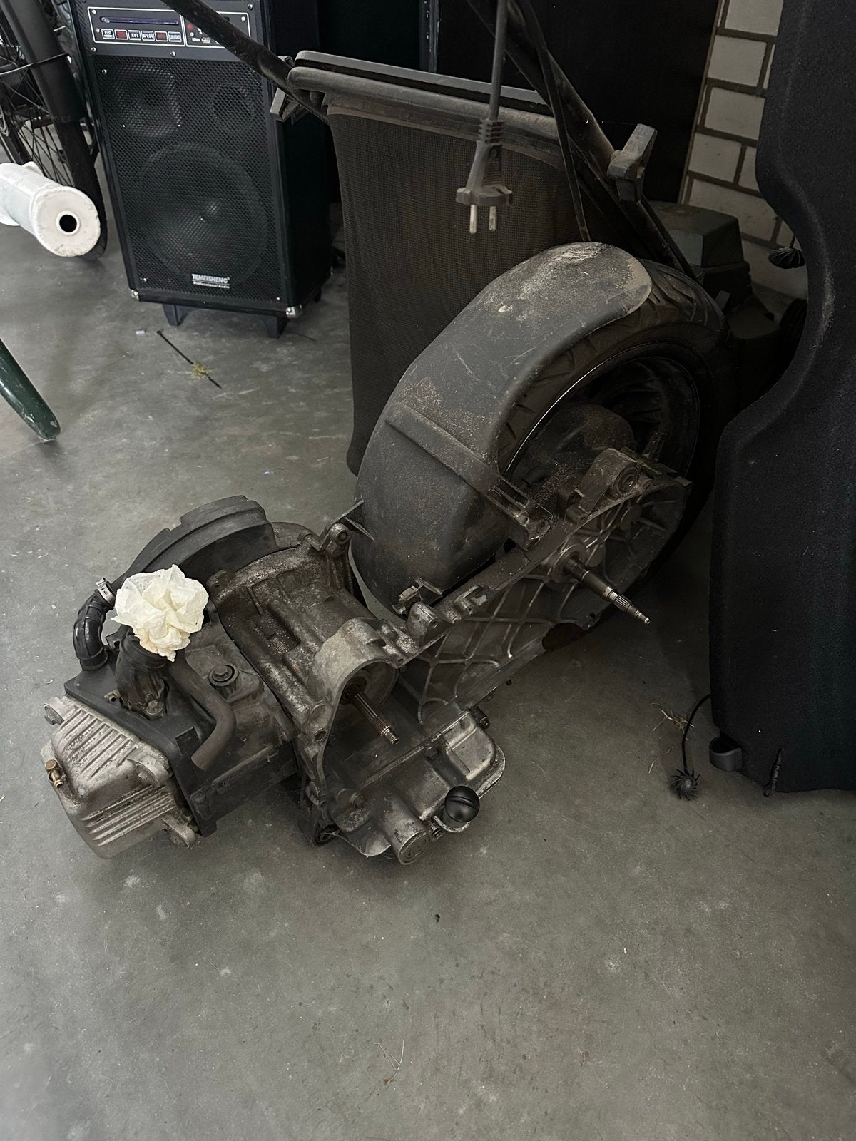 Vespa sprint piaggo 4t2v 80cc motorblok met achterwiel, Ophalen, Gebruikt, Blok, Piaggio