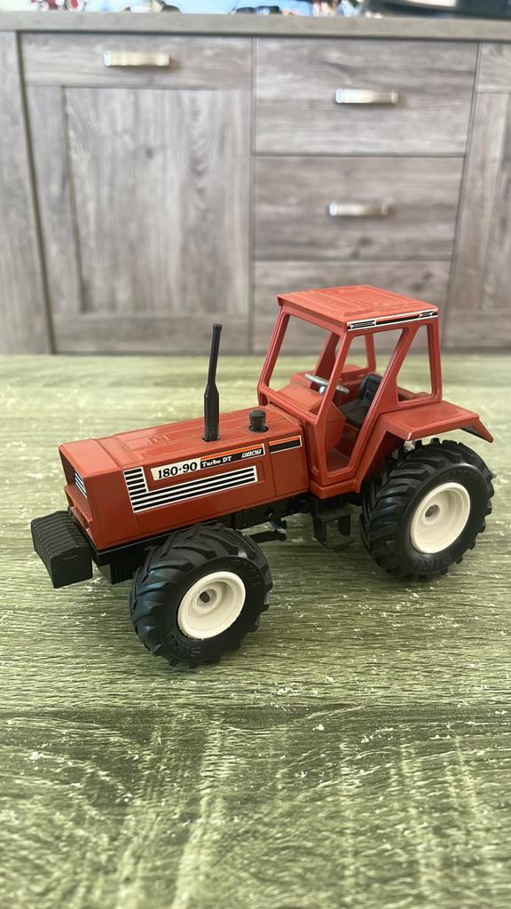 Britains Fiat Turbo DT 180-90, Ophalen of Verzenden, Zo goed als nieuw, Tractor of Landbouw, Britains
