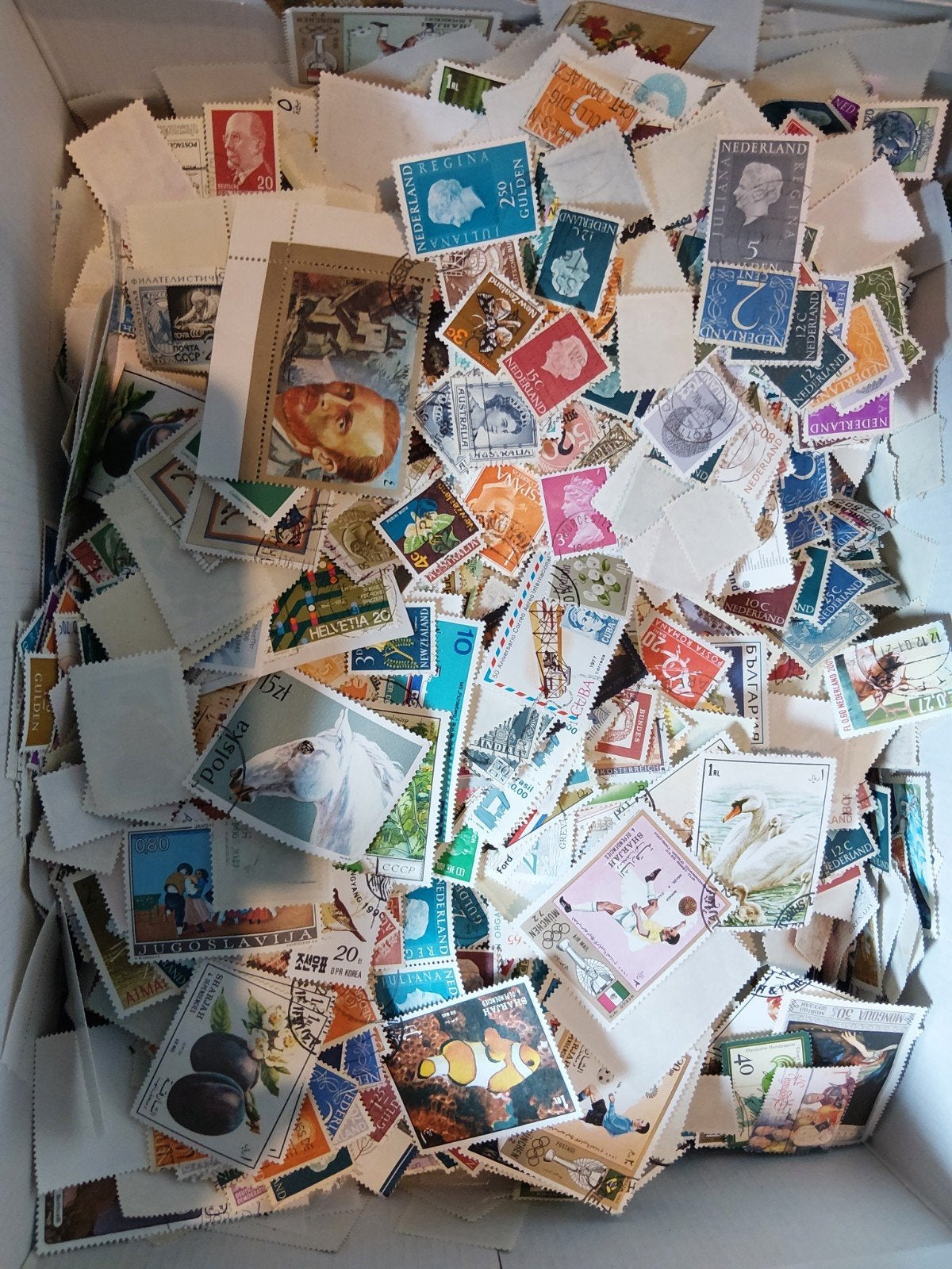 Uitzoek doos postzegels wereld (1), Verzenden, Gestempeld, Oost-Azië